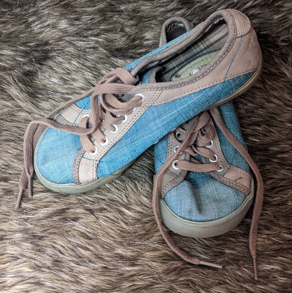 Keen Lace Up Plaid Flats- 6 - Picture 2 of 6